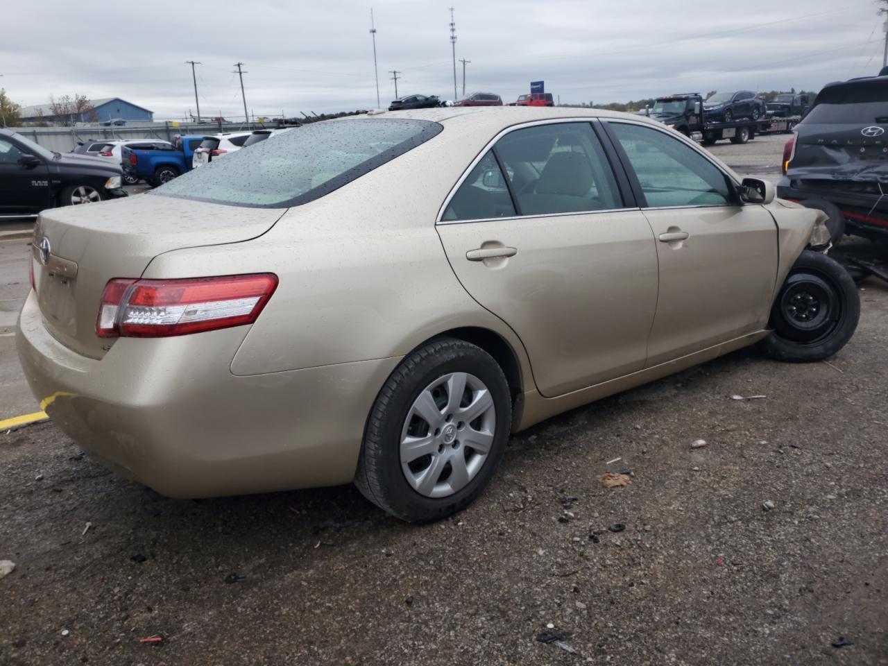 2011 TOYOTA CAMRY