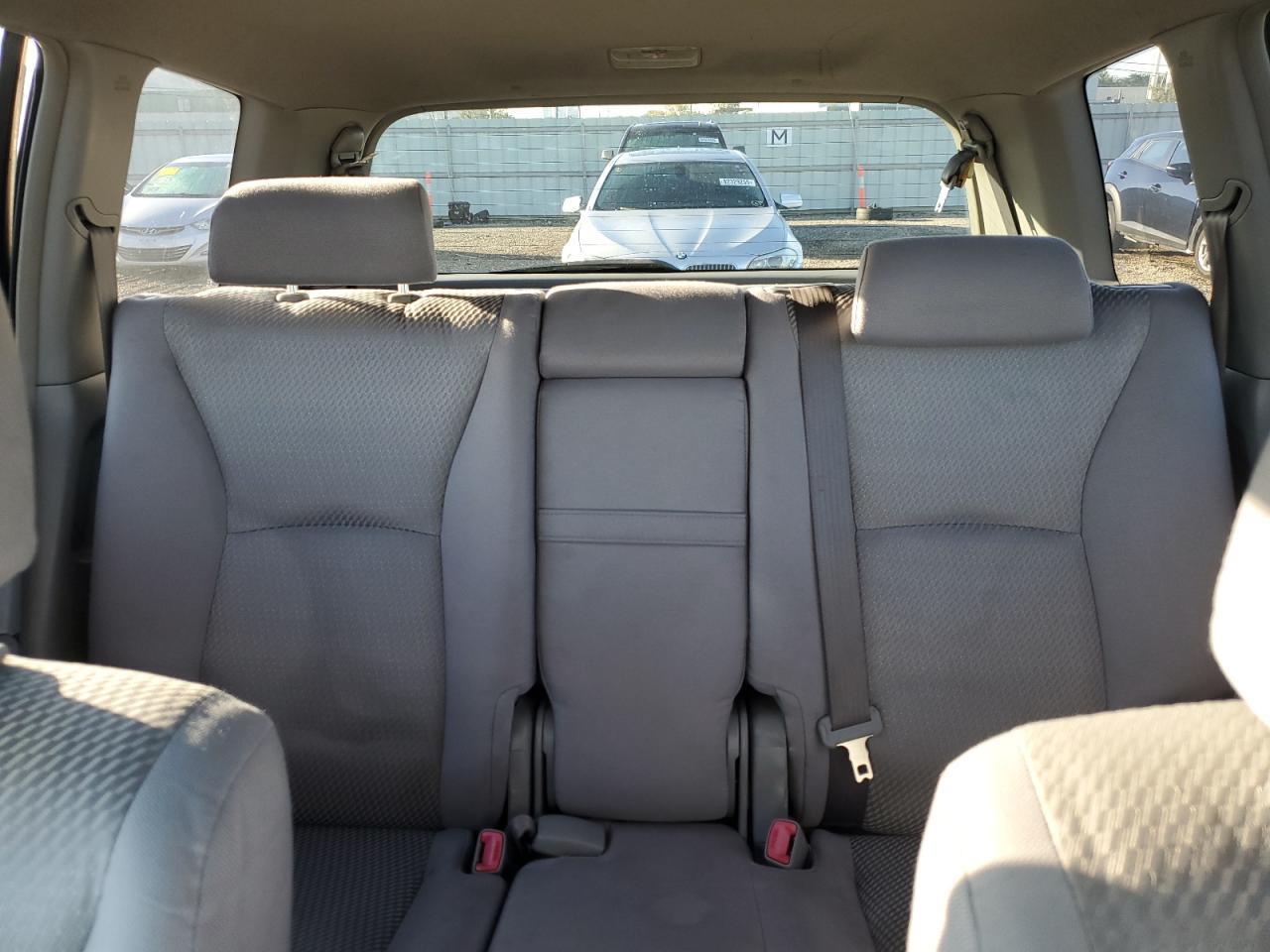 2004 TOYOTA HIGHLANDER
