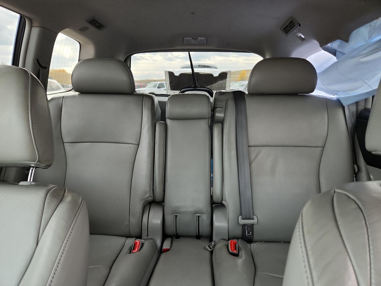 2010 TOYOTA HIGHLANDER