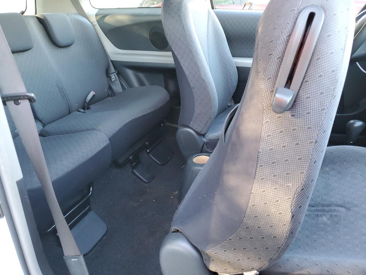 2010 TOYOTA YARIS