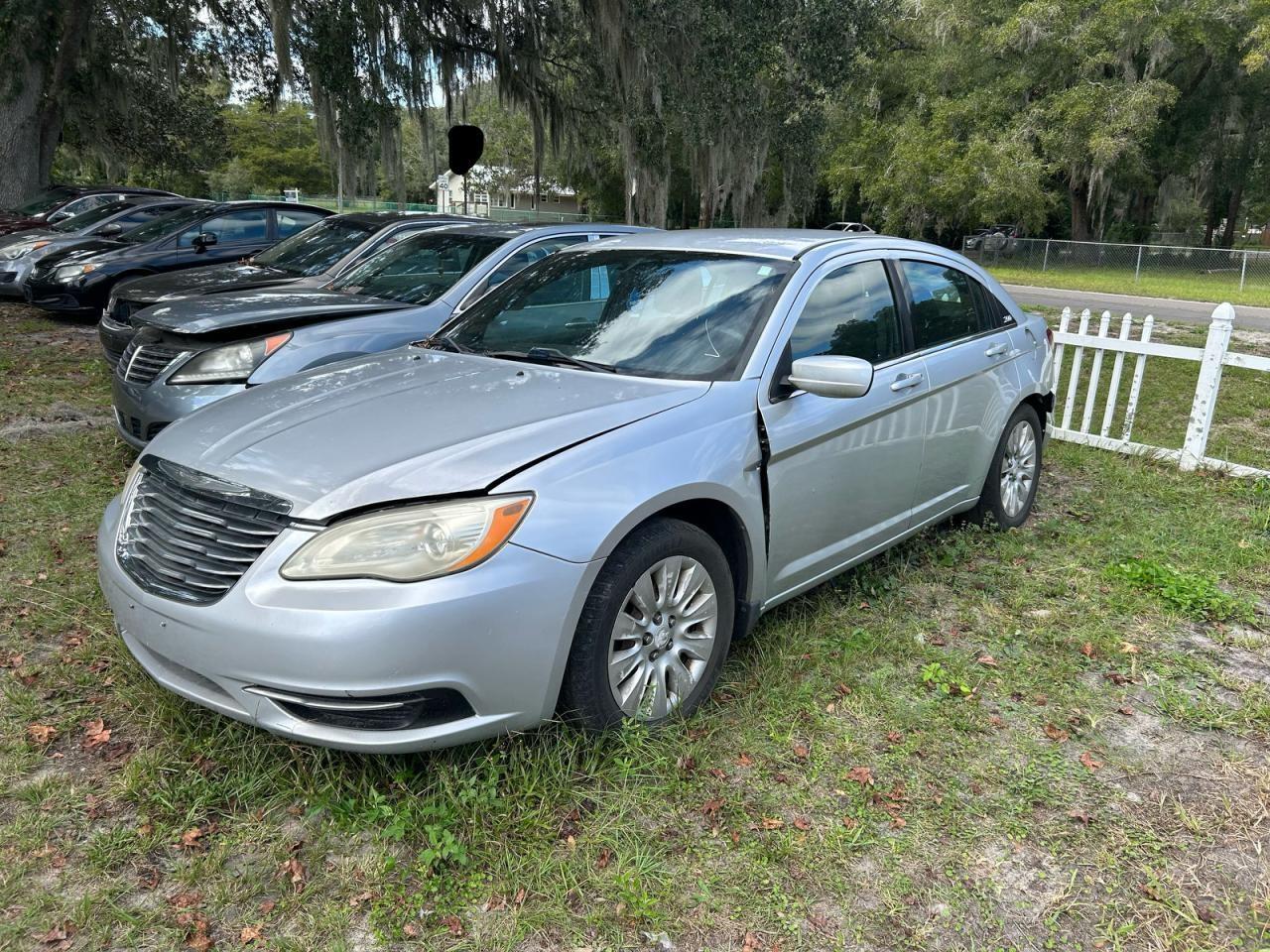 2011 CHRYSLER 200