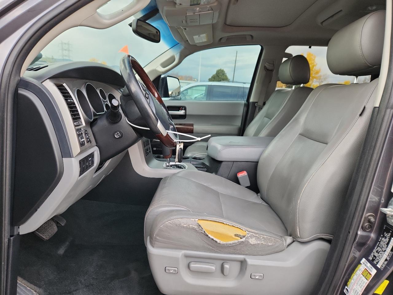 2014 TOYOTA Sequoia