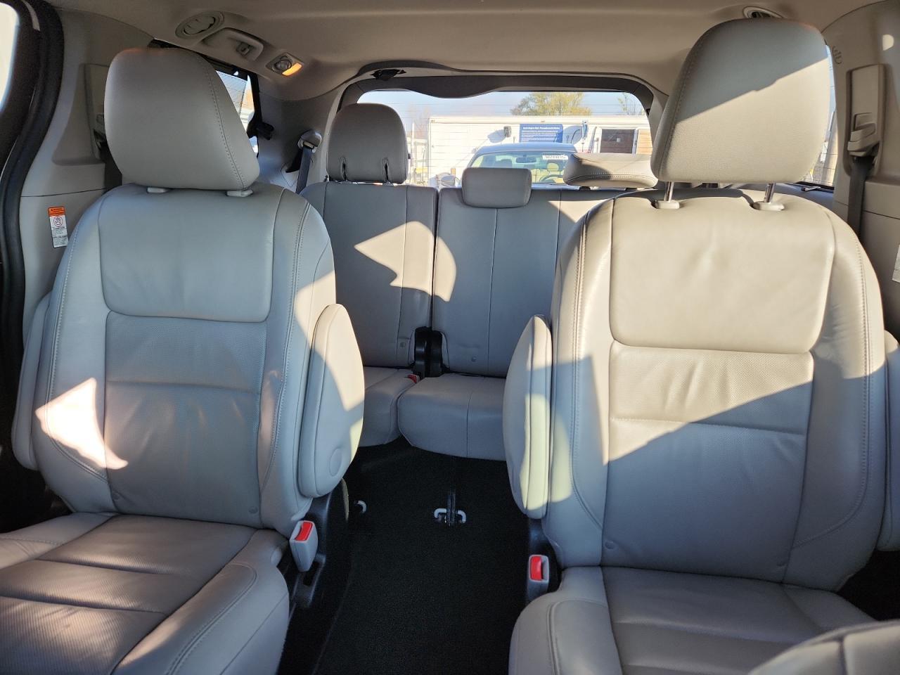 2015 TOYOTA SIENNA