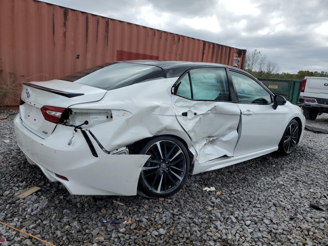 2018 TOYOTA CAMRY