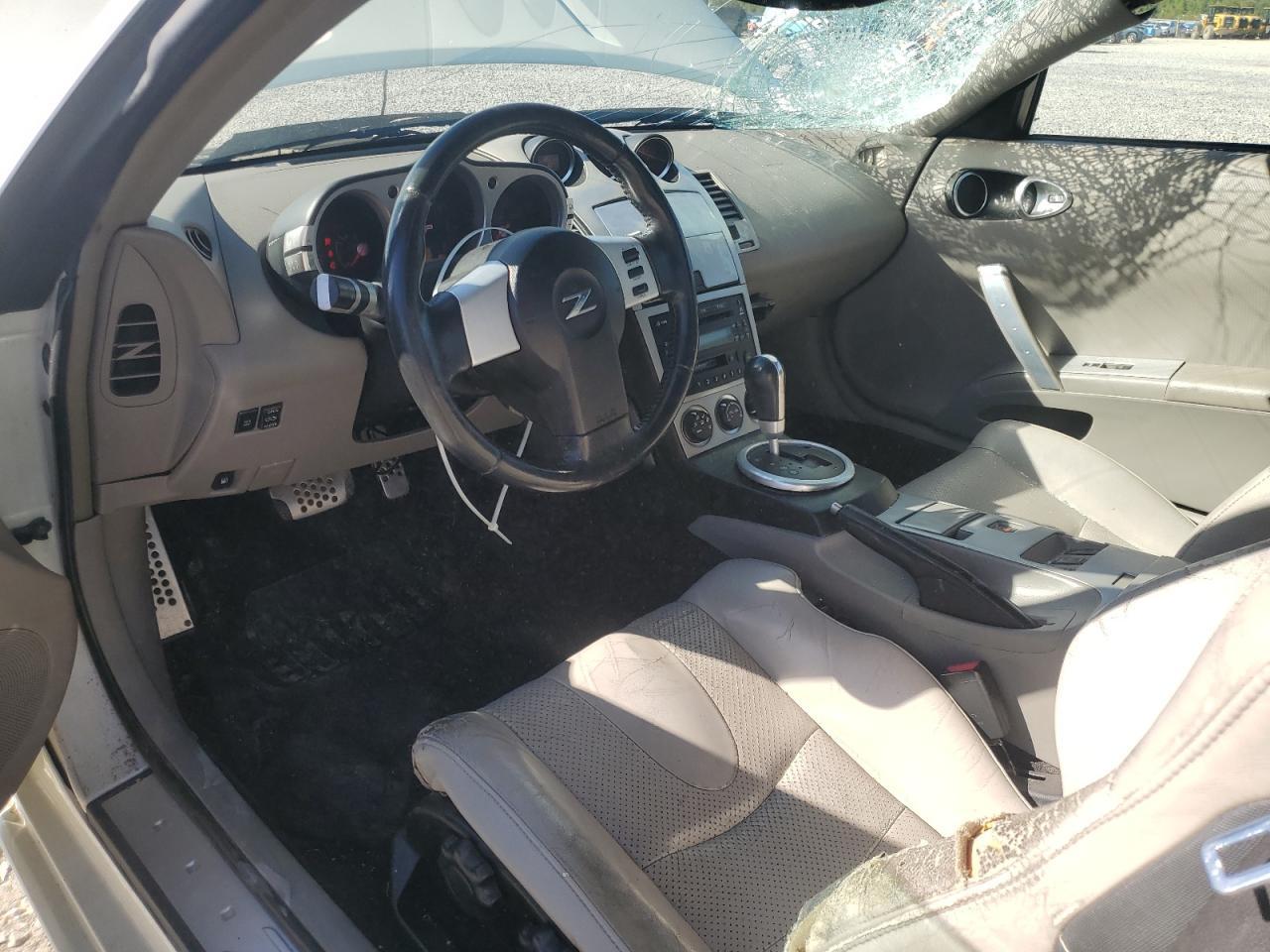 2005 NISSAN Z