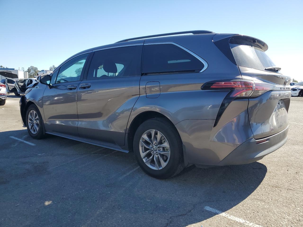 2021 TOYOTA SIENNA