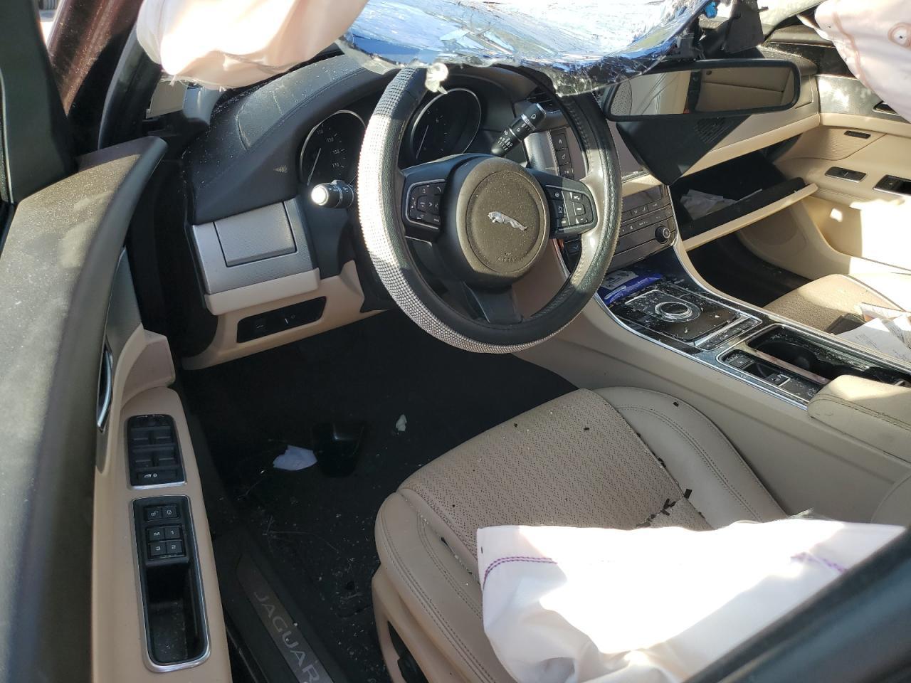 2017 JAGUAR XF
