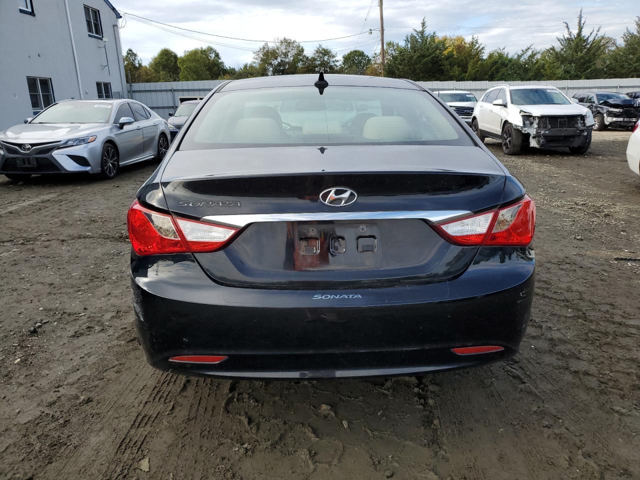 2011 HYUNDAI SONATA