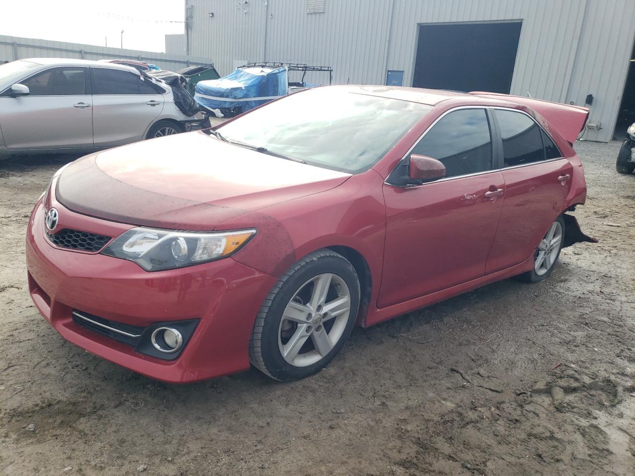 2014 TOYOTA CAMRY
