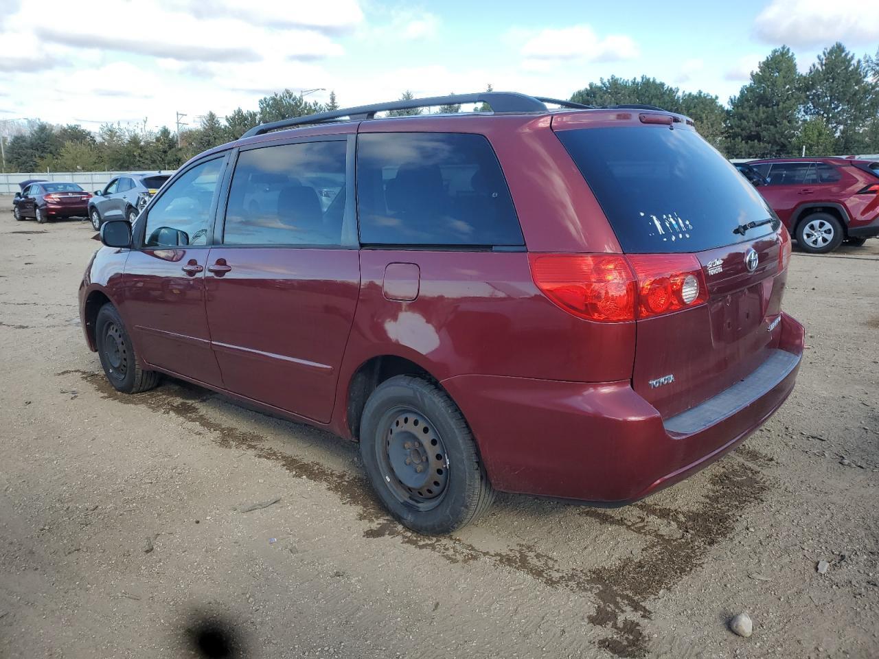 2010 TOYOTA SIENNA
