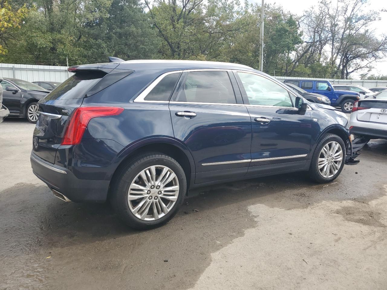 2017 CADILLAC XT5
