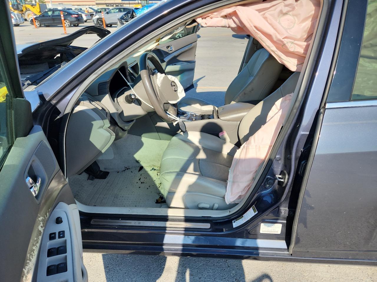 2011 INFINITI G25