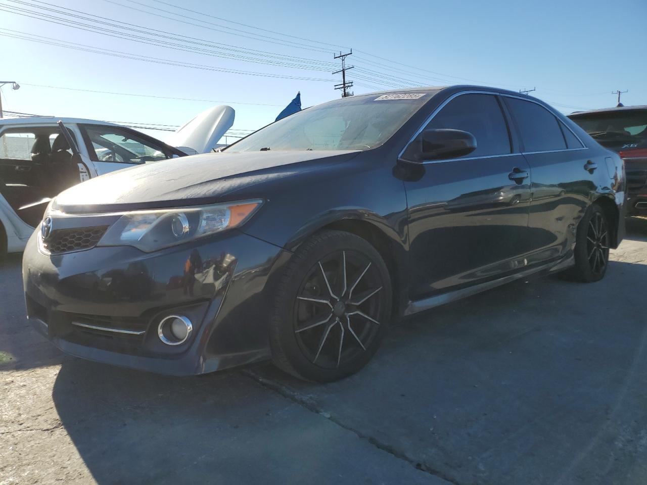 2014 TOYOTA CAMRY