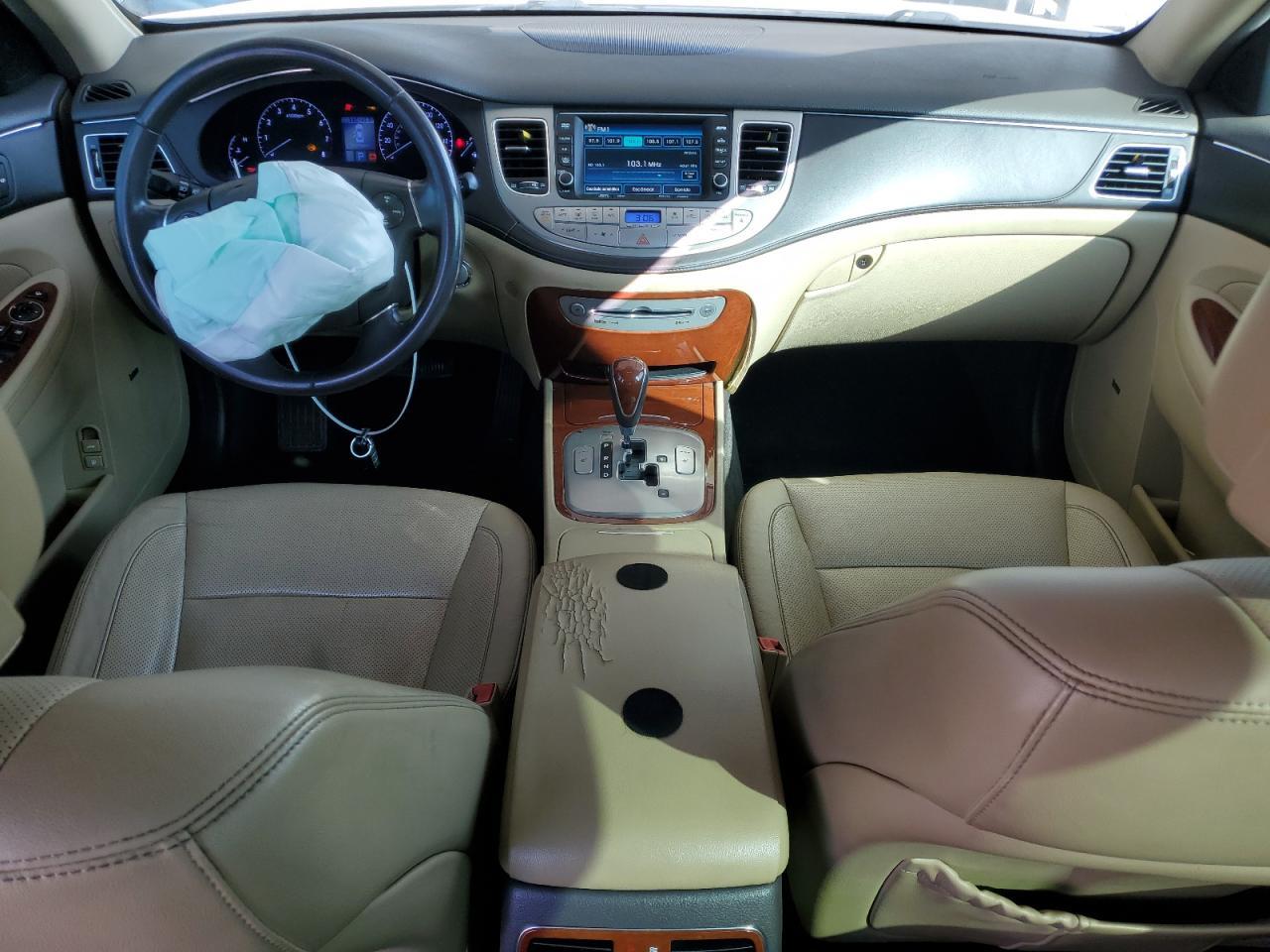2013 HYUNDAI GENESIS