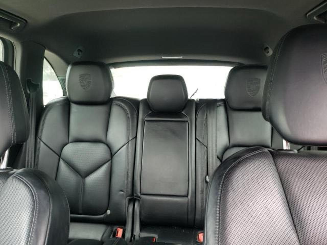2017 PORSCHE CAYENNE