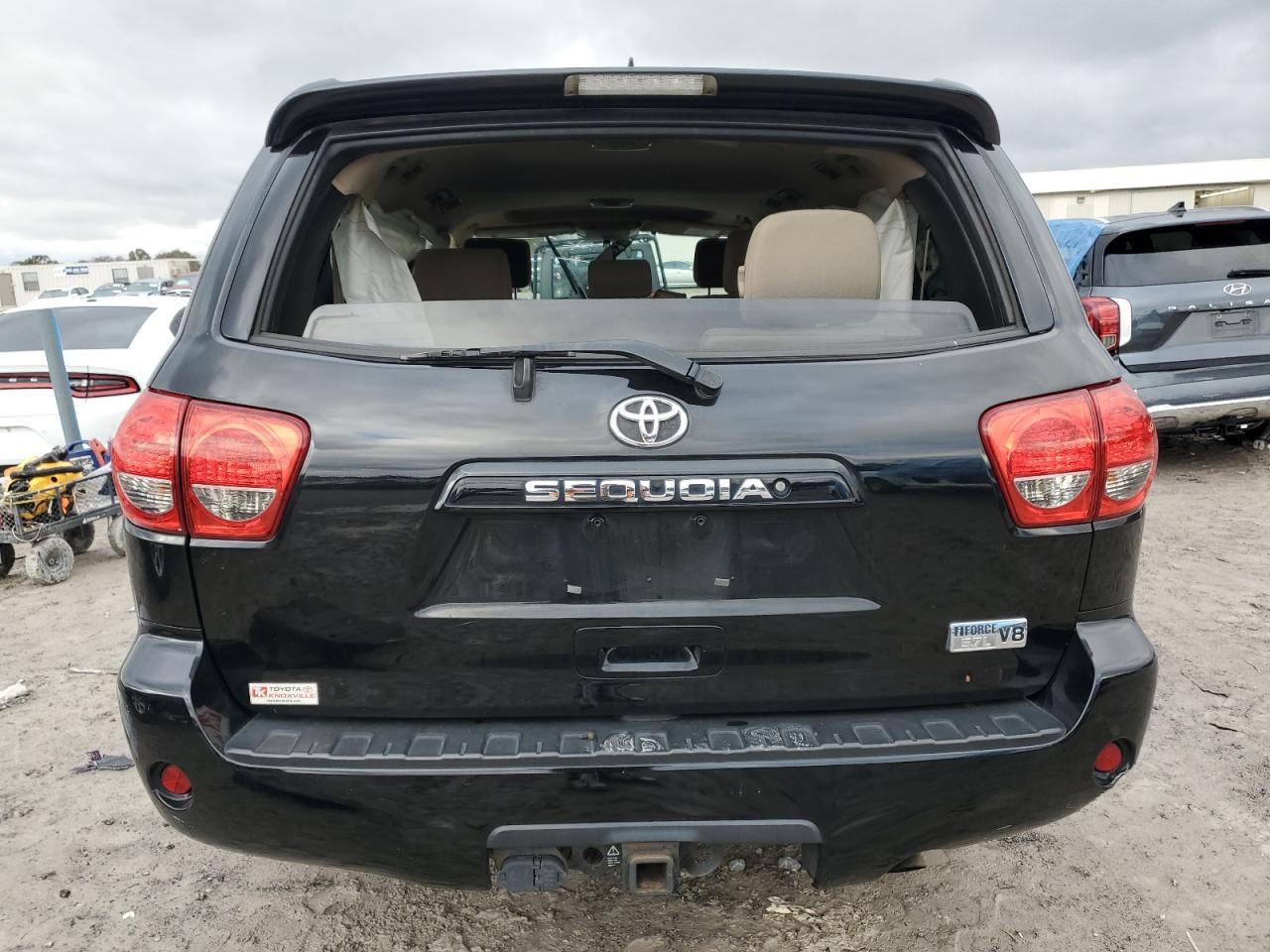 2016 TOYOTA Sequoia