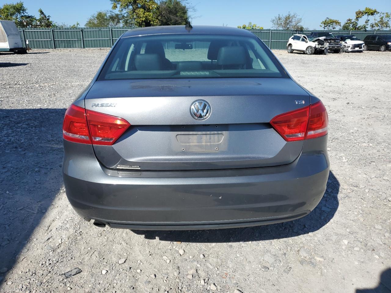 2015 VOLKSWAGEN Passat
