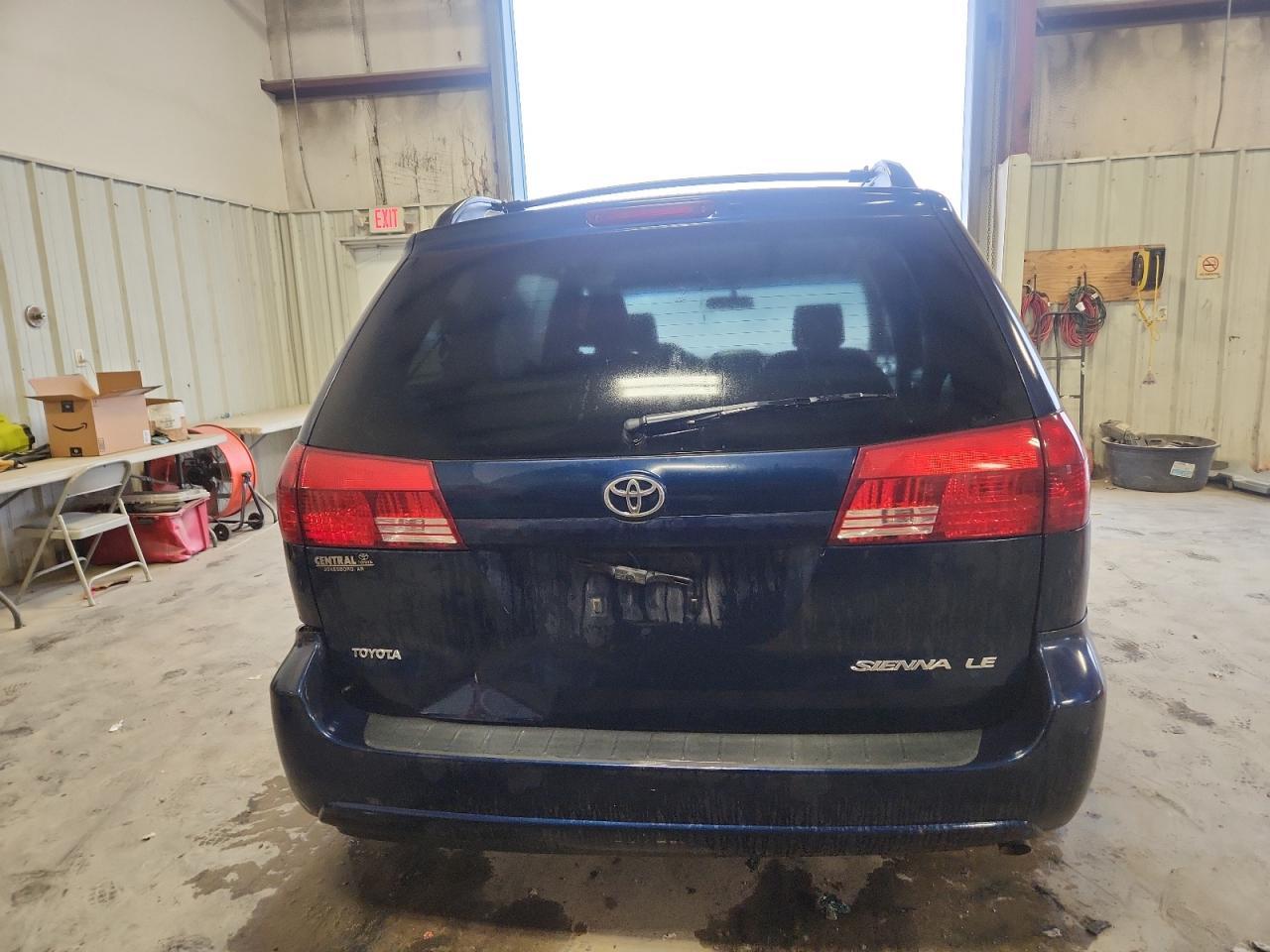 2005 TOYOTA SIENNA