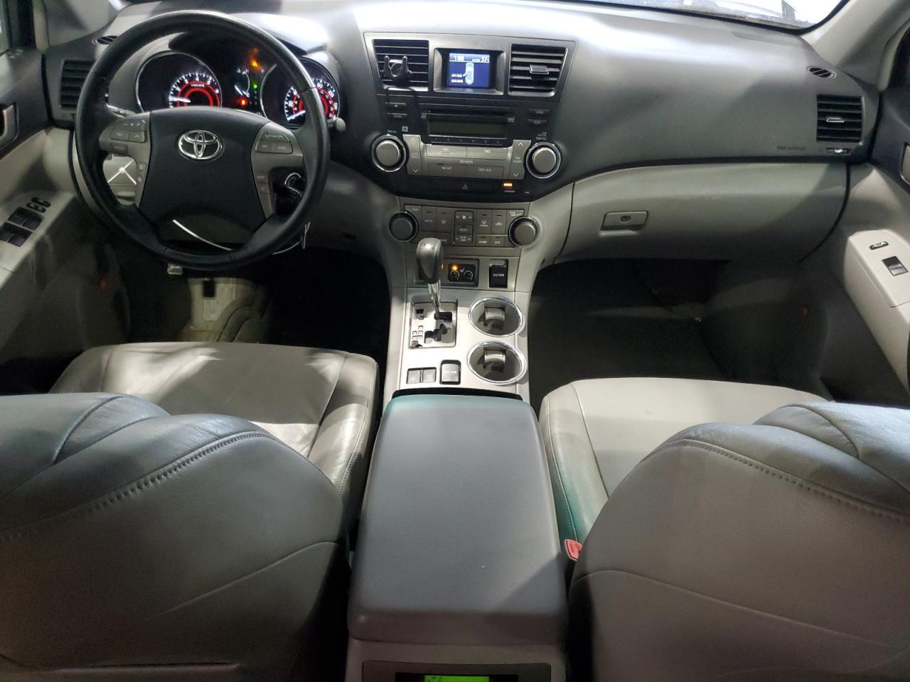 2010 TOYOTA HIGHLANDER