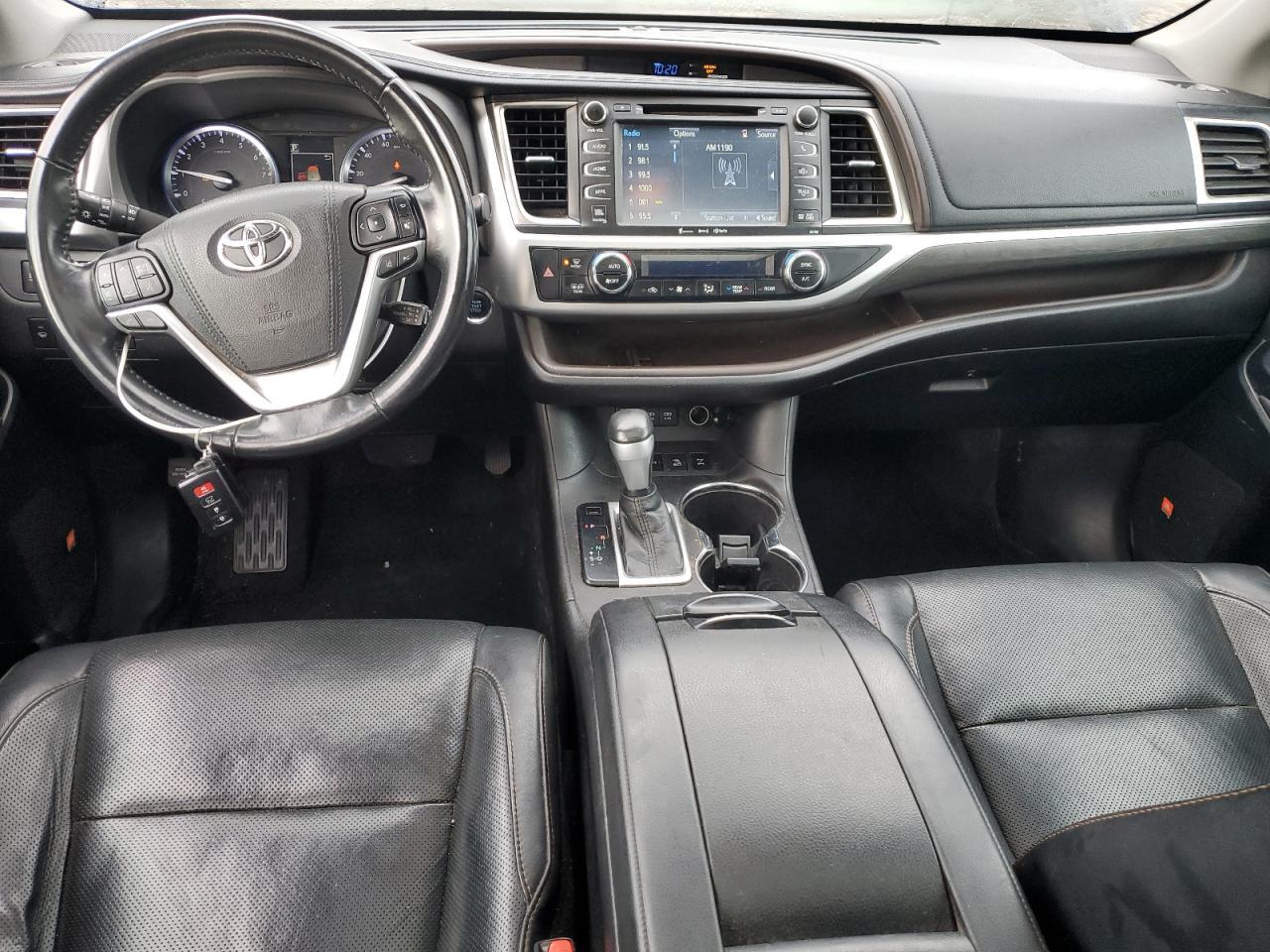 2017 TOYOTA HIGHLANDER