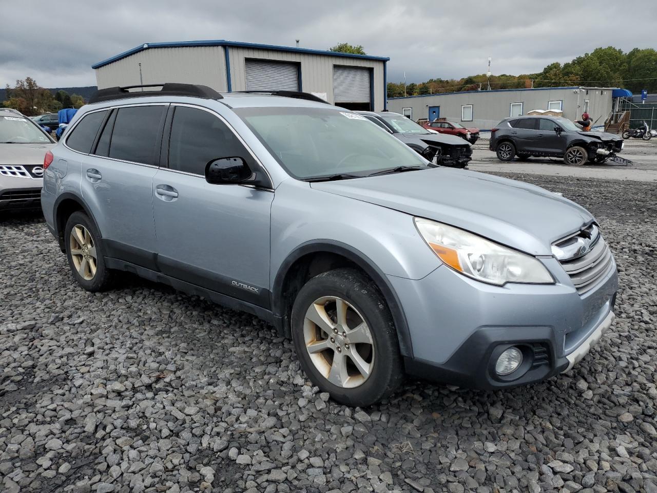 2013 SUBARU Outback