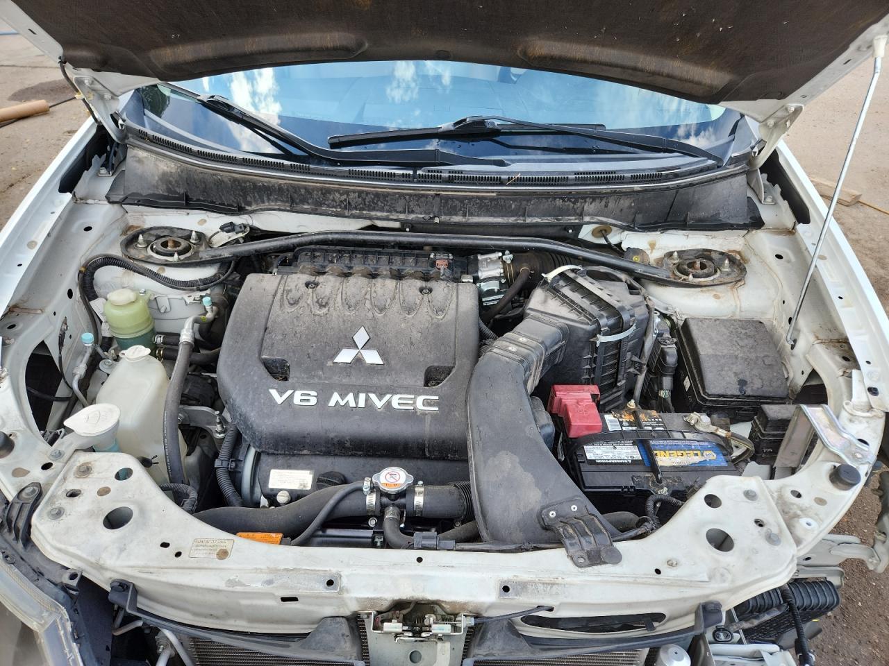 2008 MITSUBISHI outlander