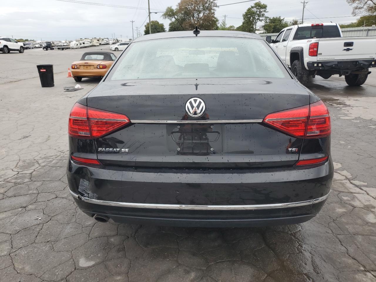 2016 VOLKSWAGEN Passat