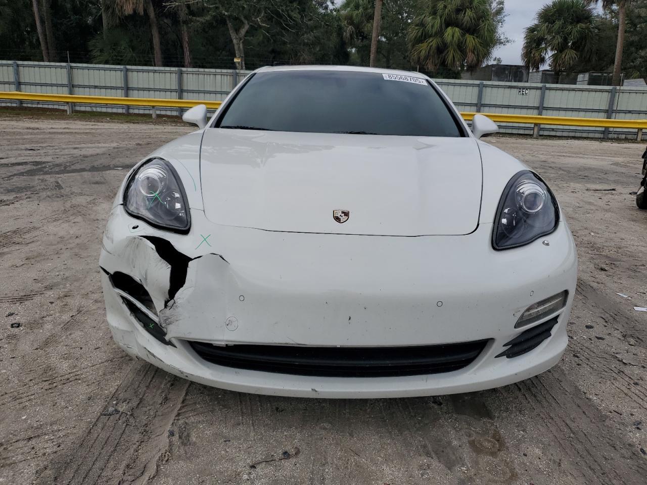 2013 PORSCHE Panamera