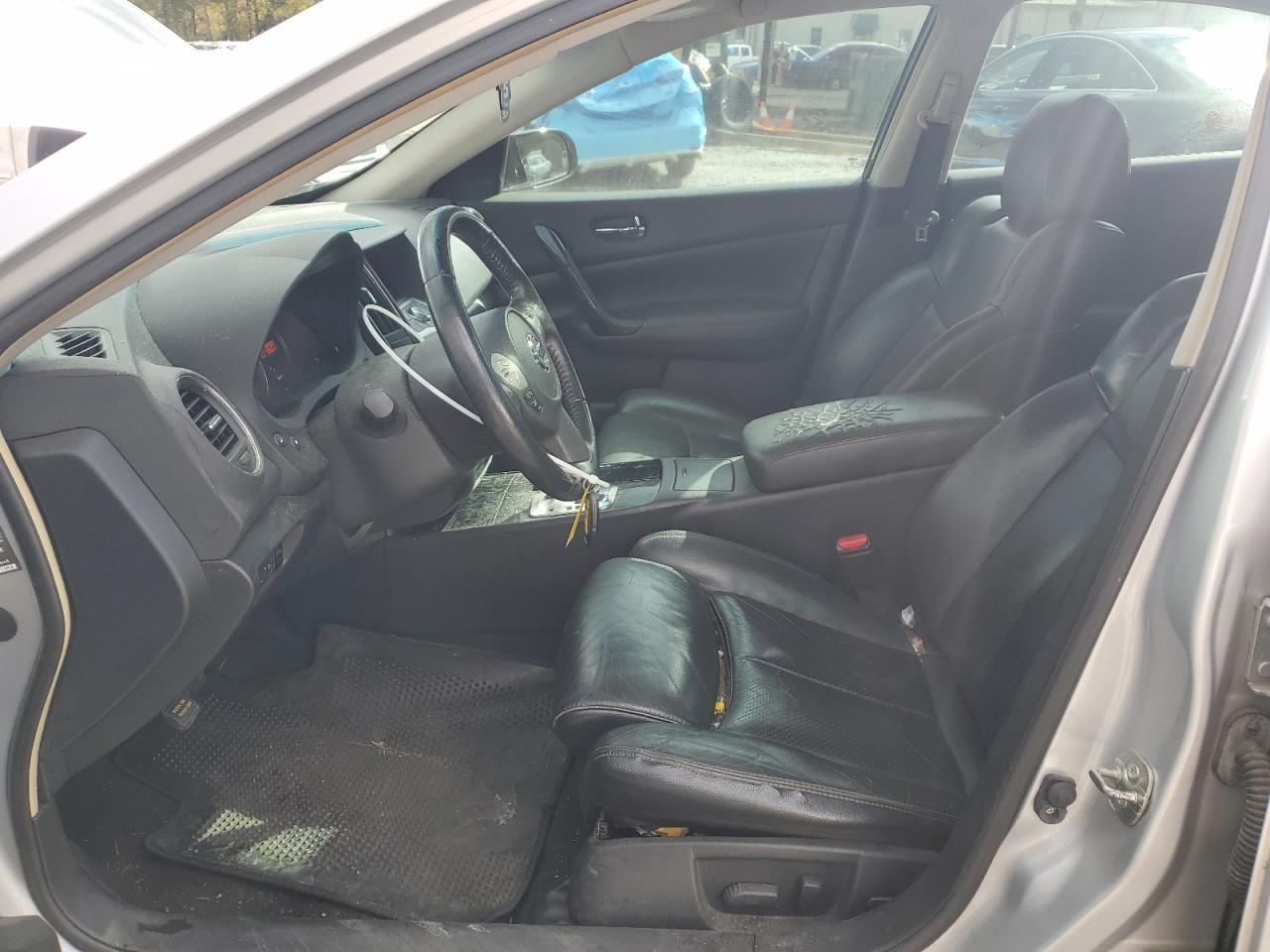 2011 NISSAN Maxima