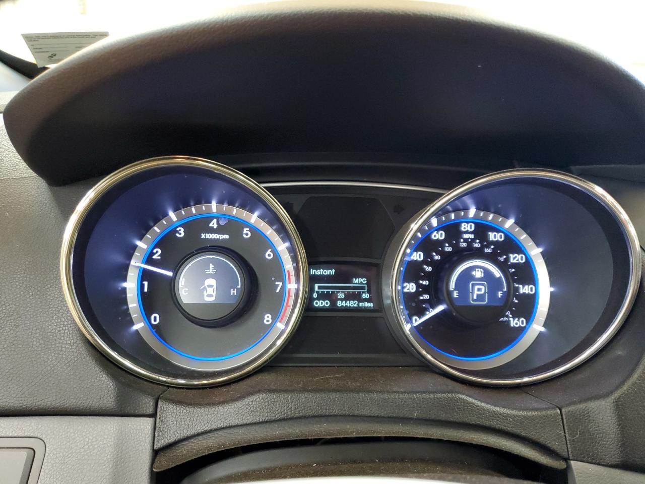 2011 HYUNDAI SONATA