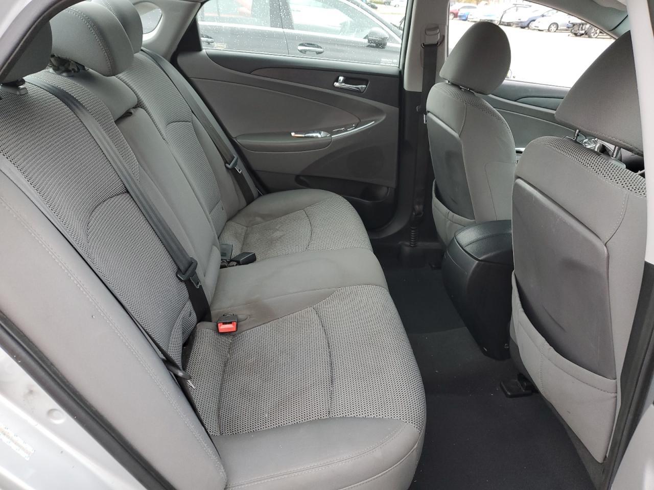 2011 HYUNDAI SONATA