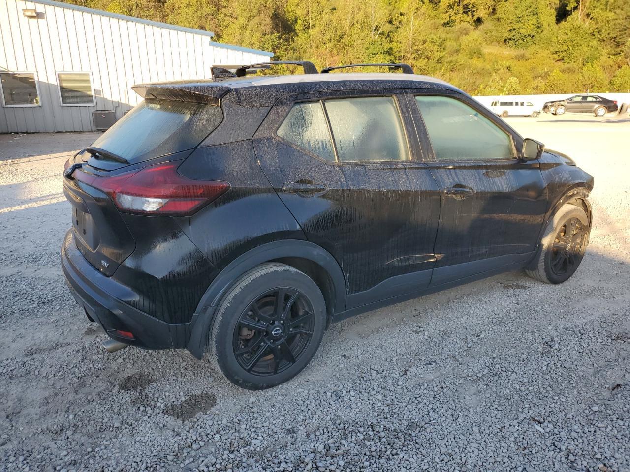 2022 NISSAN KICKS