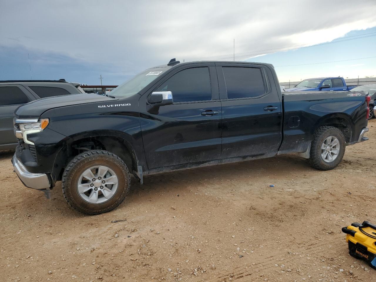 2023 CHEVROLET Silverado