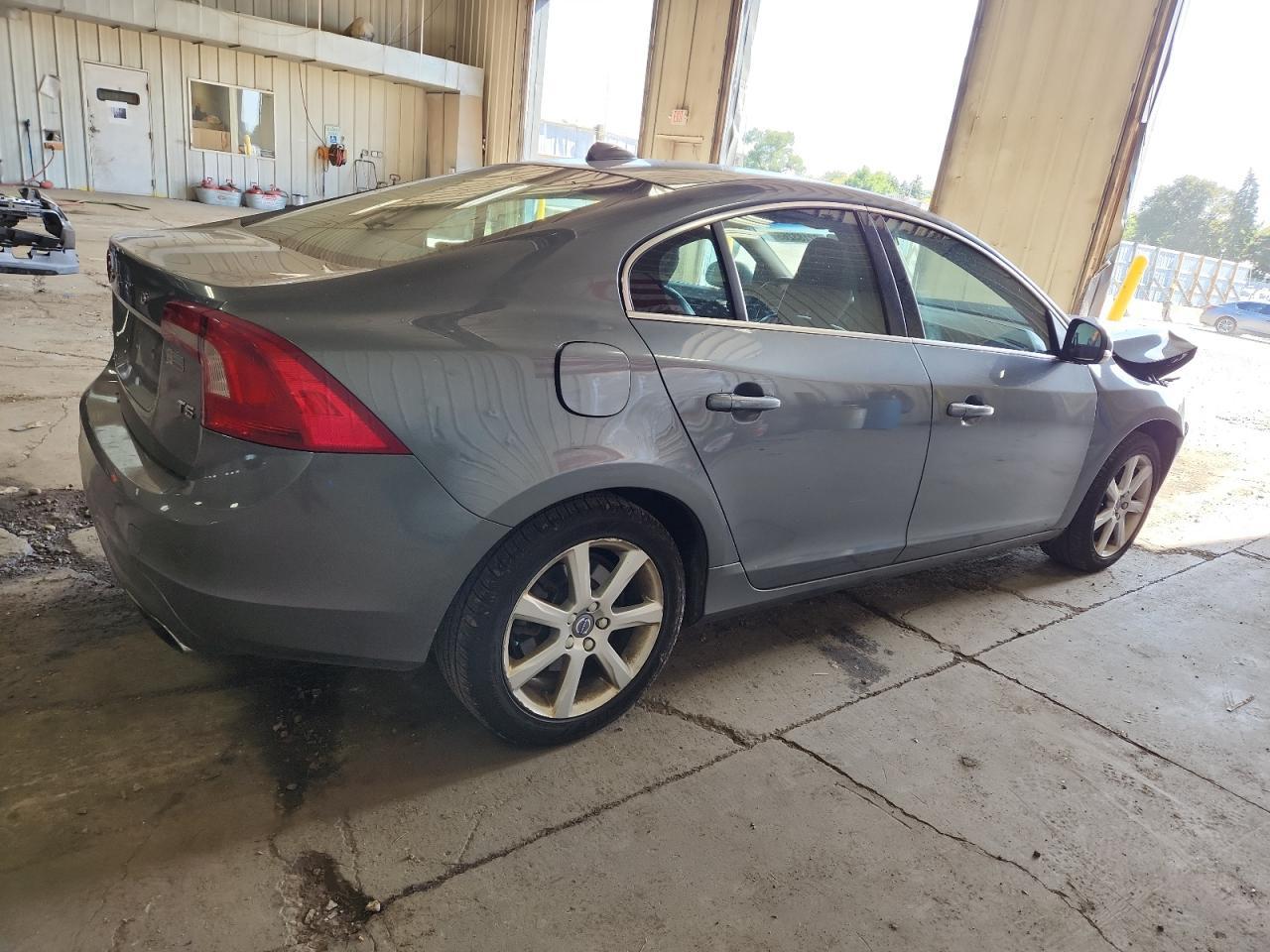 2016 VOLVO S60