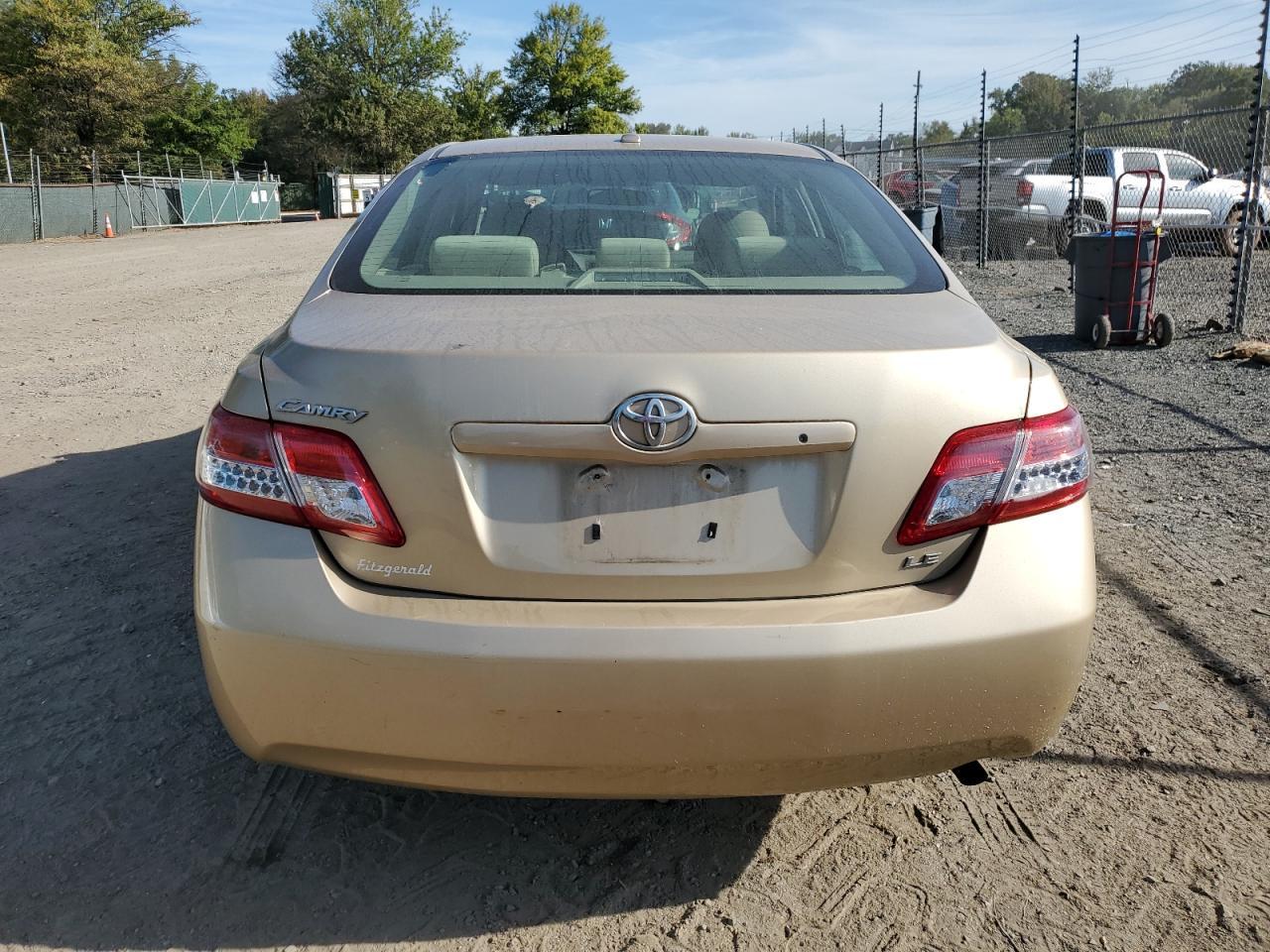 2011 TOYOTA CAMRY