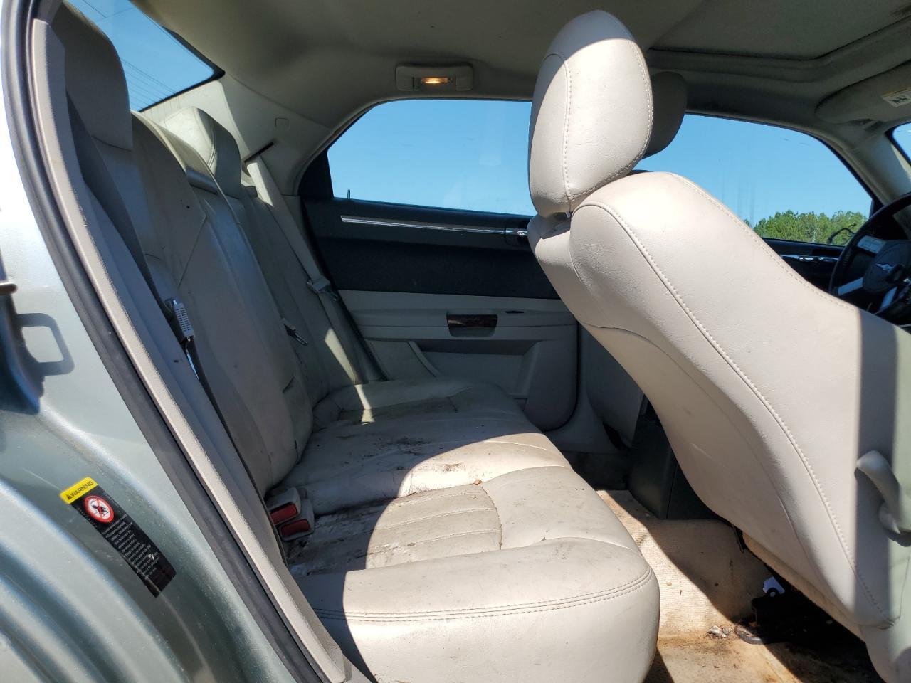2005 CHRYSLER 300