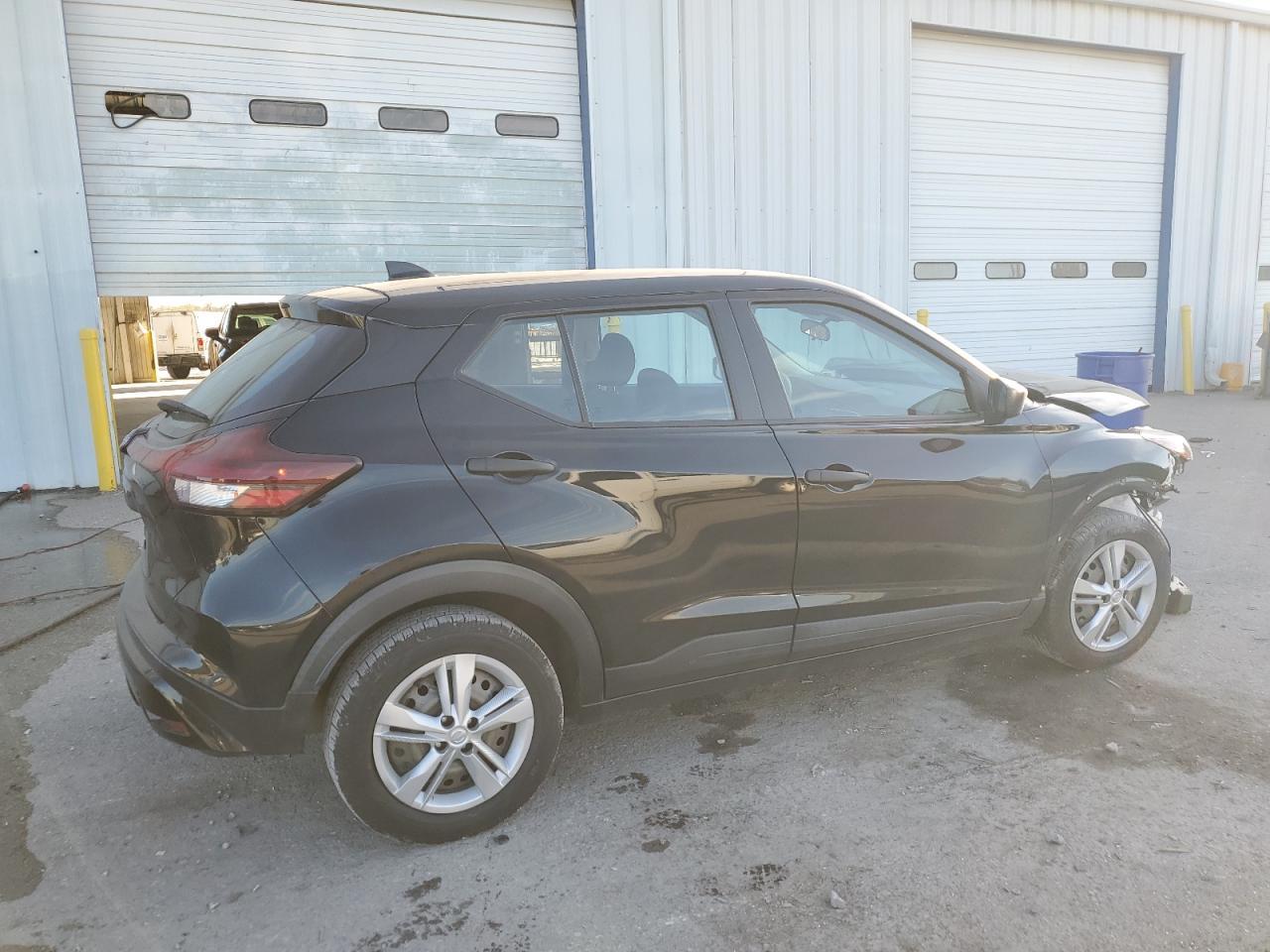 2022 NISSAN KICKS
