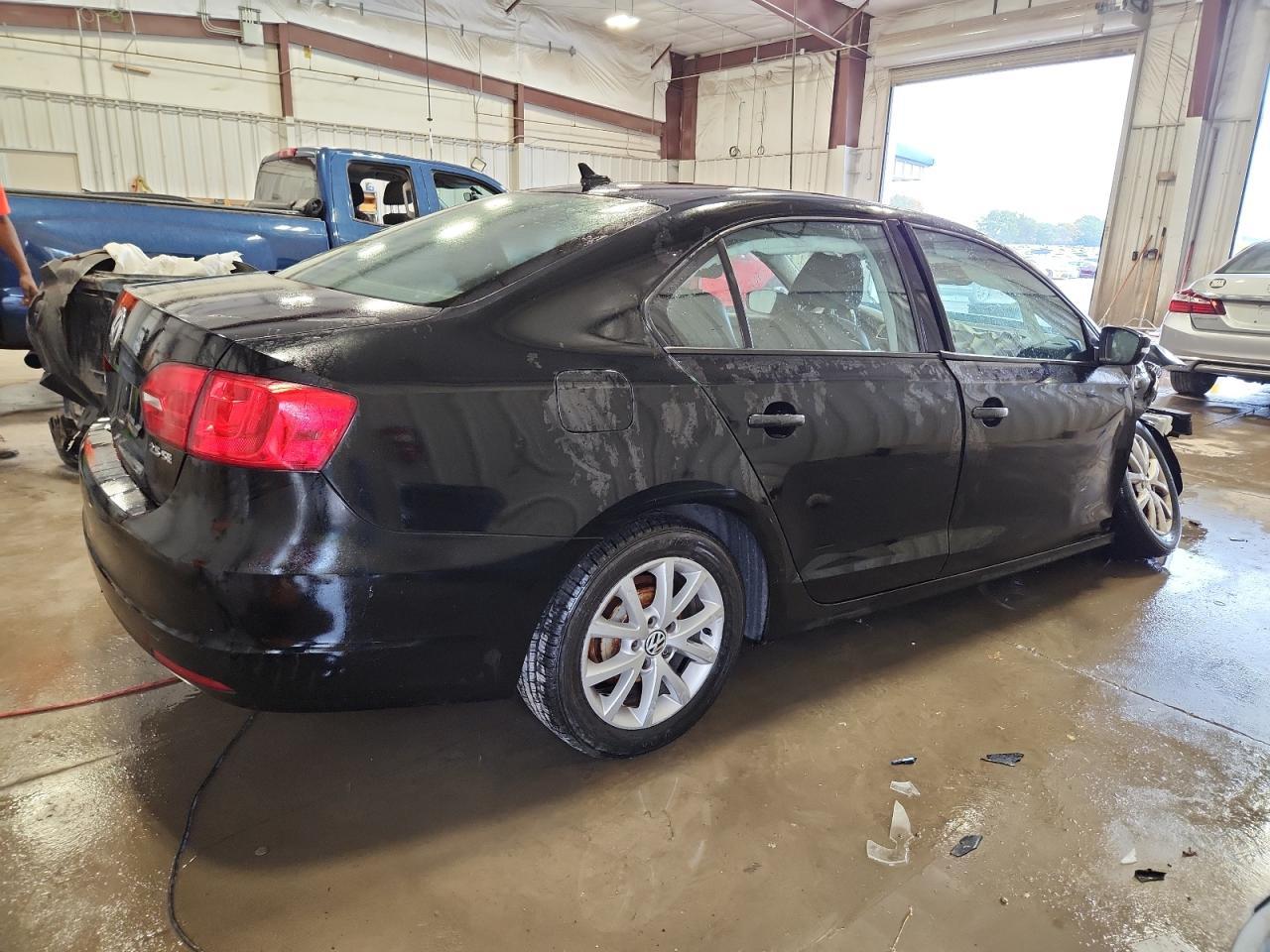 2011 VOLKSWAGEN JETTA