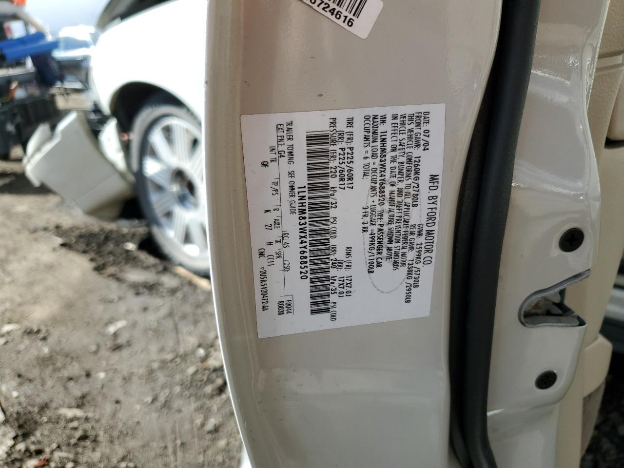 2004 LINCOLN Town Car