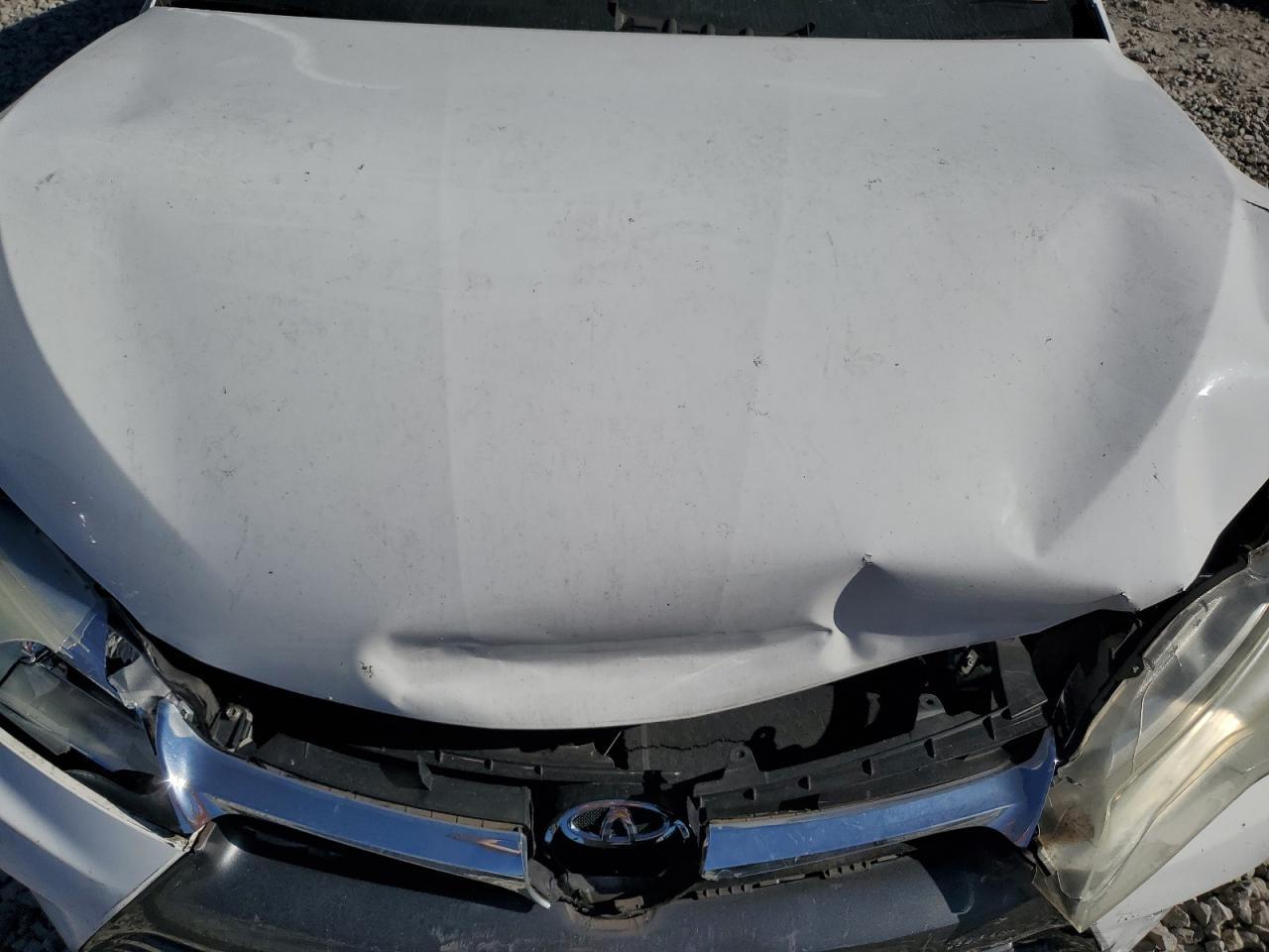 2016 TOYOTA CAMRY