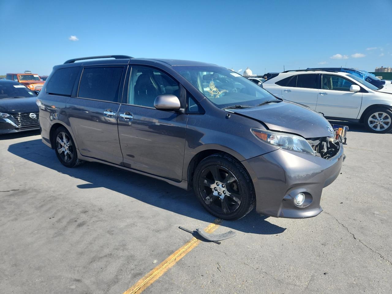 2013 TOYOTA SIENNA