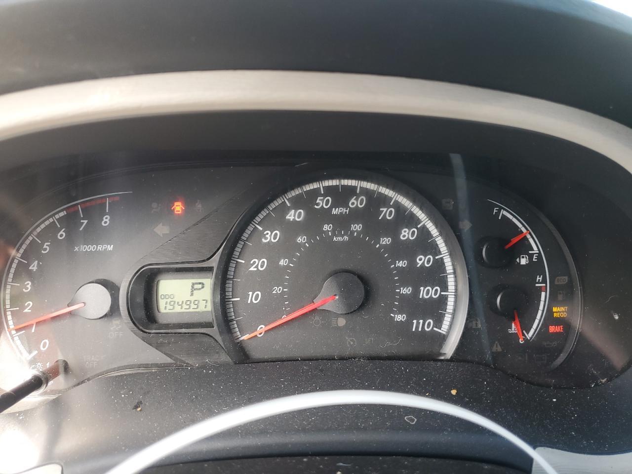 2011 TOYOTA SIENNA