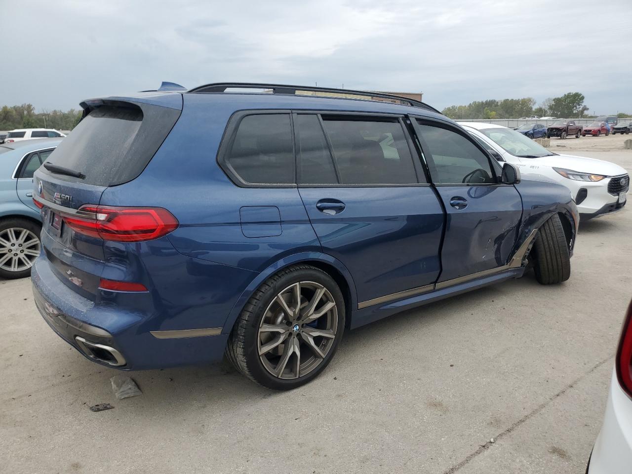 2021 BMW X7