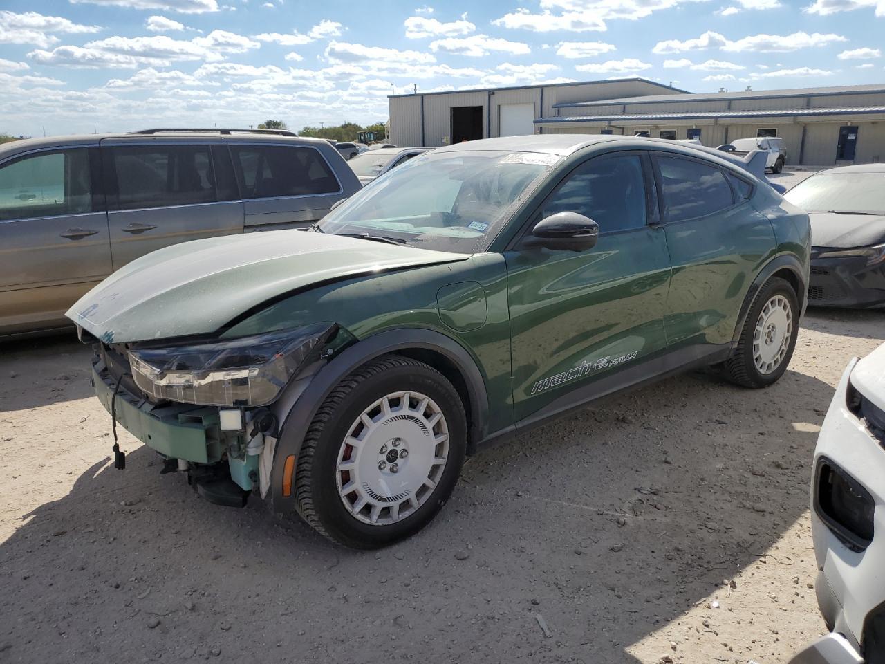2024 FORD Mustang Mach-E