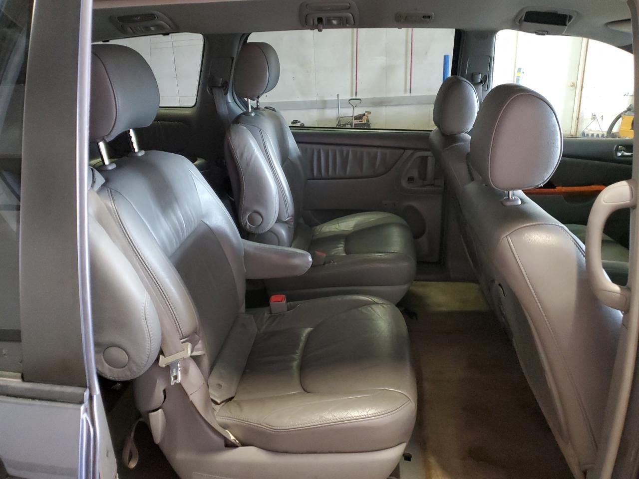 2007 TOYOTA SIENNA