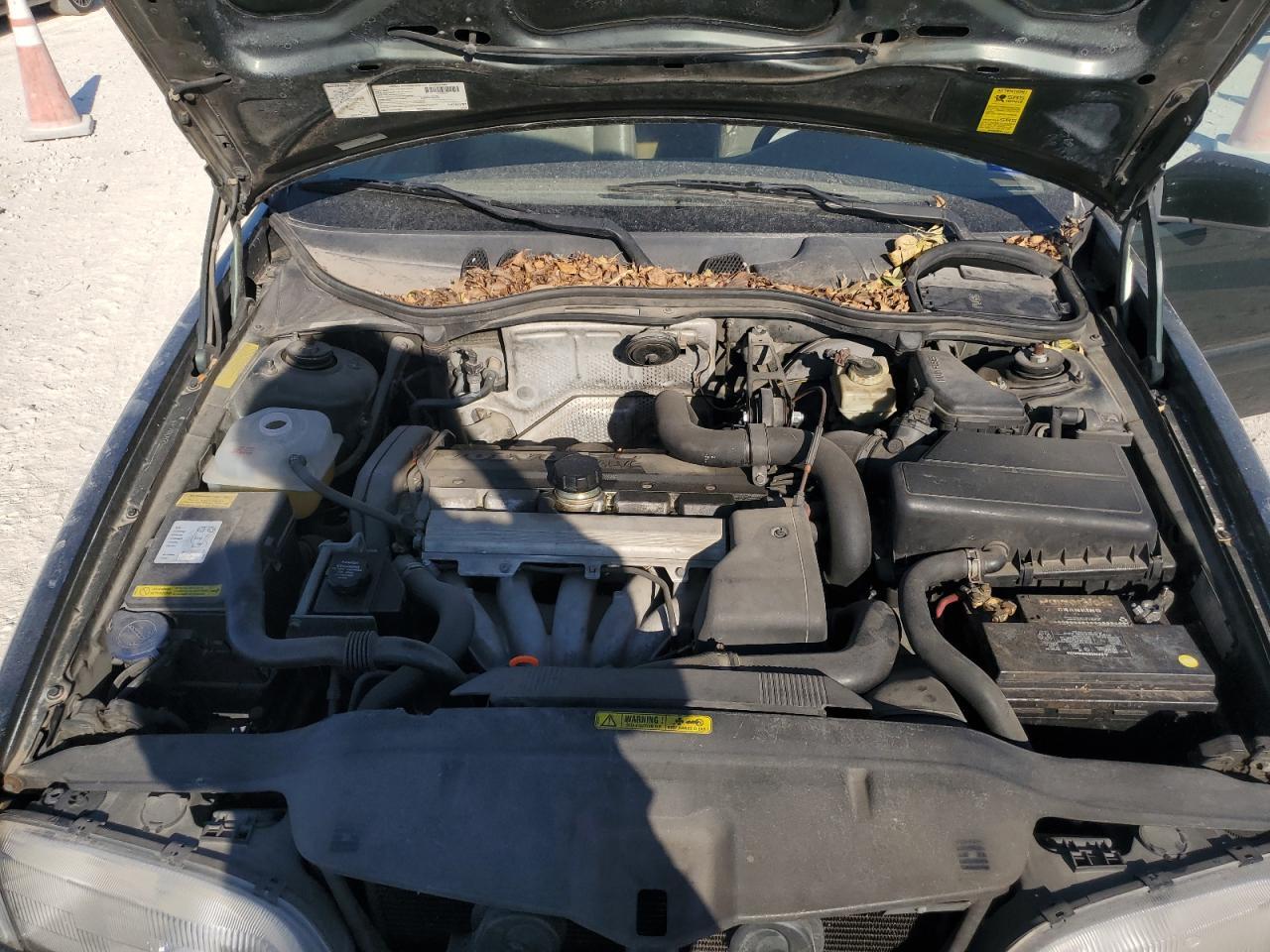 1998 VOLVO V70