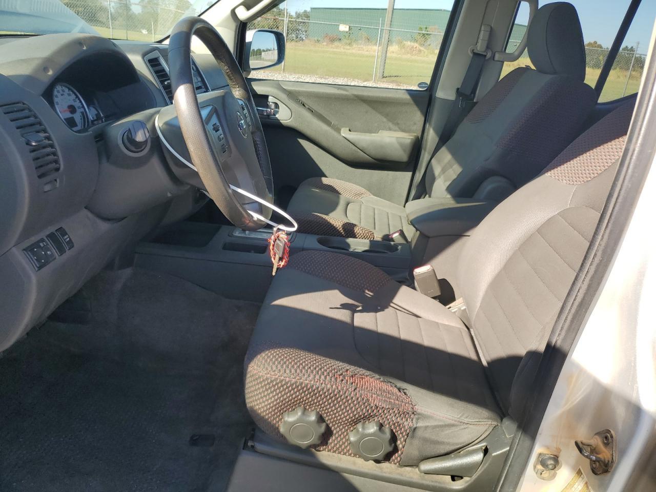 2012 NISSAN Frontier