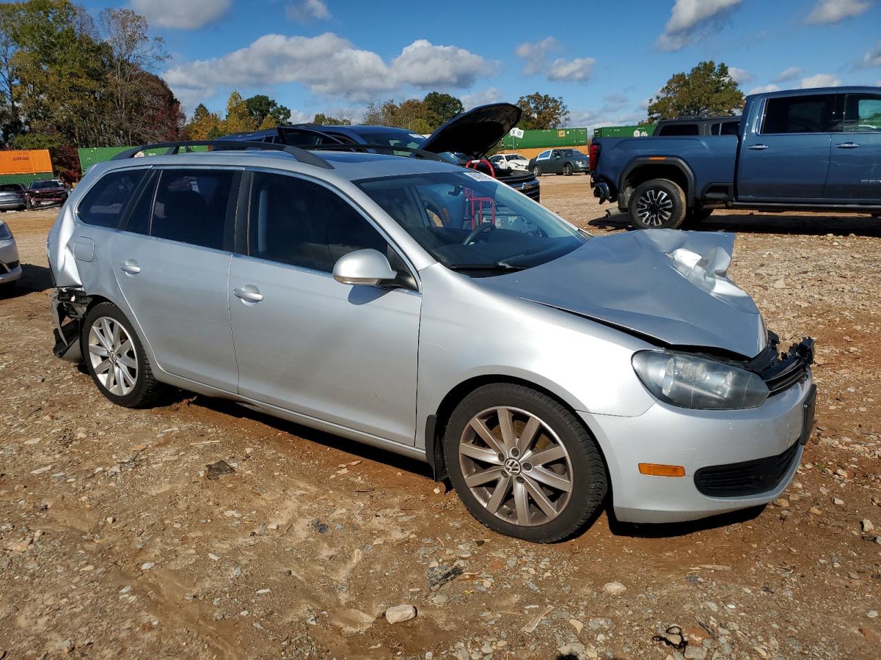 2011 VOLKSWAGEN JETTA