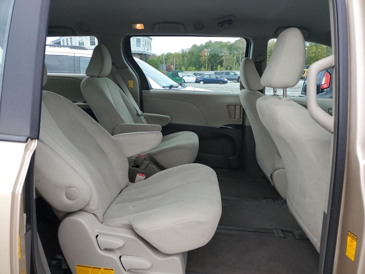 2014 TOYOTA SIENNA