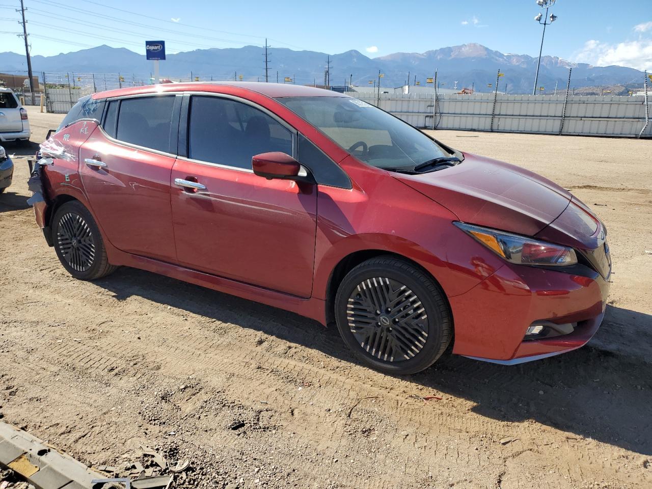 2025 NISSAN LEAF